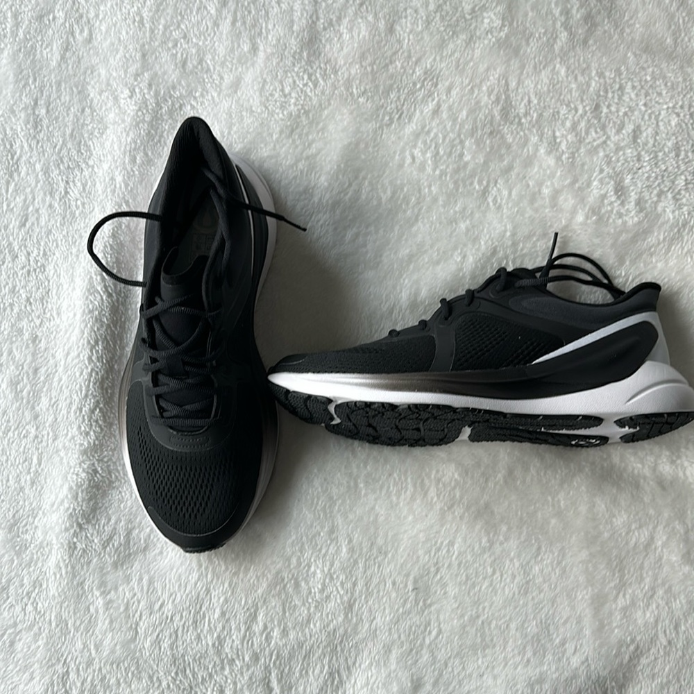 LULULEMON shoe | w blissfeel run | black&white | size:w9.5 | new in box unworn